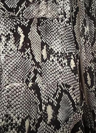 Стильное платье миди massimo dutti с принтом python 3