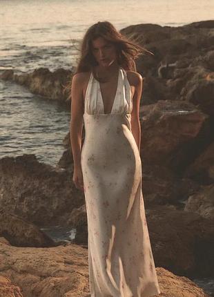 Атласное платье миди с цветами