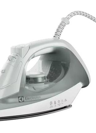 Утюг electrolux компактный, 2000вт, 200мл, паровой удар 80гр, рулям. подошва, зеленый