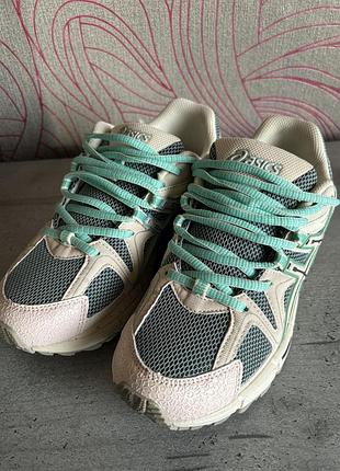 Продам нові кросівки asics
