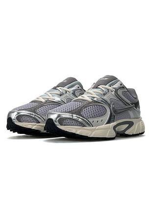 Чоловічі кросівки nike v5 rnr grey beige metallic