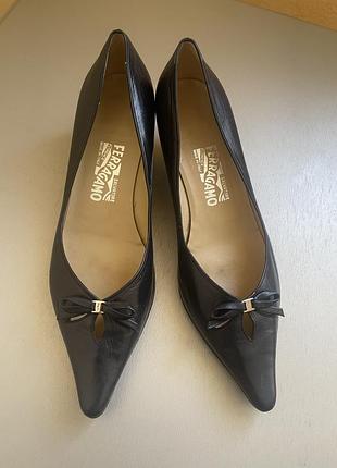 Туфлі від ferragamo