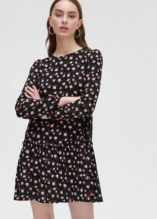 Стильное черное платье от бренда cropp с нежным цветочным принтом 🌸 размер м, длина мини с длинным рукавом