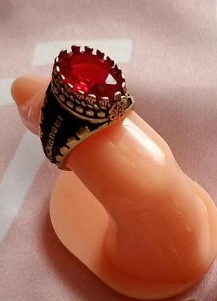 Кольцо кольца маккуин красный камень 🌹💌💃🍀
