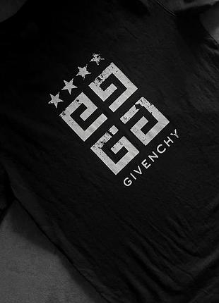 Футболка givenchy