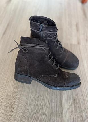 Замшеві жіночі черевики clarks зі шнурівкою 37.5 р