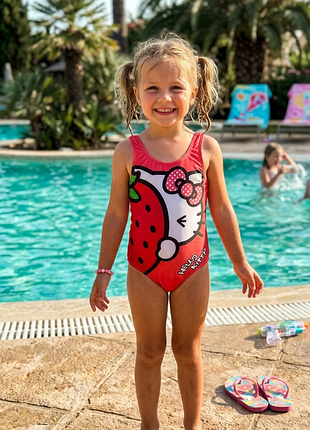 Дитячий цільний купальник з персонажем hello kitty.