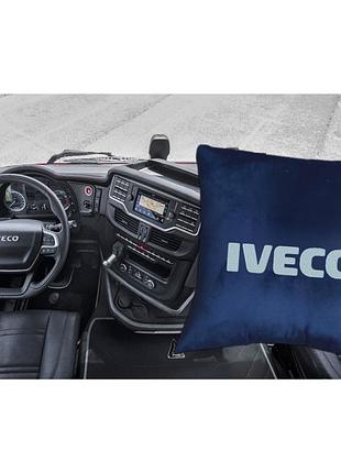 Авто подушка c вышивкой логотипа марки ивеко iveco синий автомобилисту 03772