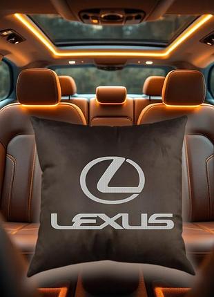 Авто подушка c вышивкой логотипа марки лексус lexus коричневый автомобилисту 02224