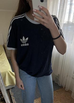 Оригінальна синя футболка adidas