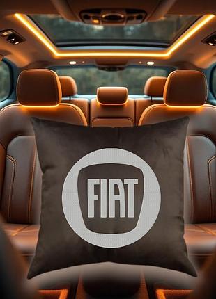 Авто подушка c вышивкой логотипа марки фиат fiat коричневый автомобилисту 02222