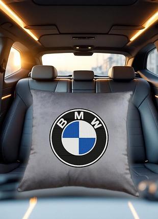 Авто подушка c вышивкой логотипа марки бмв bmw серый автомобилисту 00454