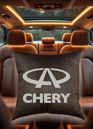 Авто подушка c вышивкой логотипа марки chery чери коричневый автомобилисту 02223