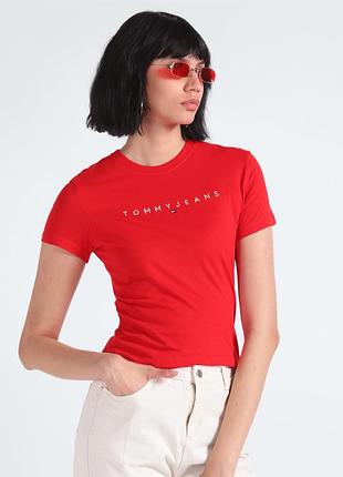 Футболка жіноча tommy jeans, томмі джинс, джінс, нові колекції, з прорезиненим логотипом, бавовняна, бавовна, котонова, приталена, червона