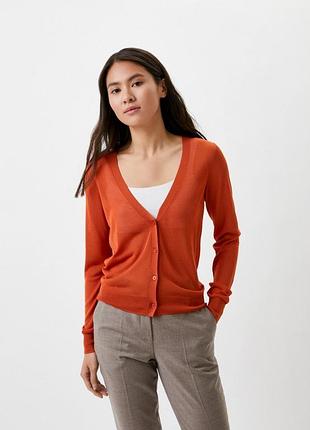 Базовый кардиган uniqlo в насыщенном коралловом цвете