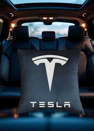 Авто подушка c вышивкой логотипа марки тесла tesla черный автомобилисту 03772