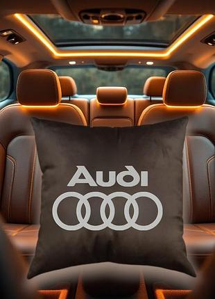Авто подушка c вышивкой логотипа марки ауди audi коричневый автомобилисту 00454