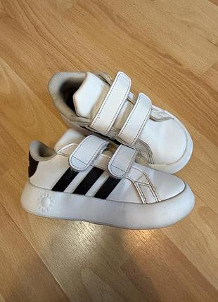 Кросівки adidas