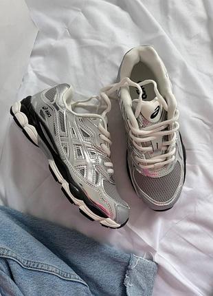 Кросівки asics