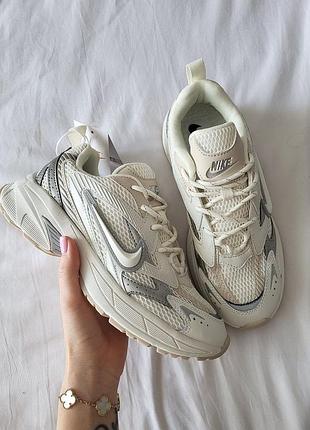Розкішні жіночі кросівки nike air zoom beige молочно-бежеві зі сріблястими вставками
