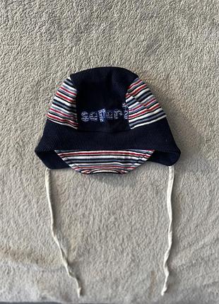 Дитяча шапка на завязках