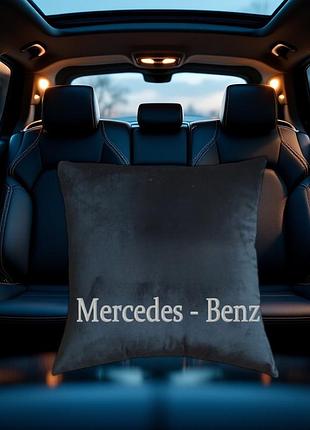 Авто подушка c вышивкой логотипа марки мерседес mercedes черный автомобилисту 00232