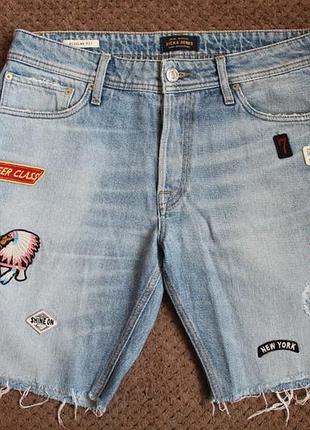 Джинсовые шорты jack &amp; jones с нашивками (regular fit)
