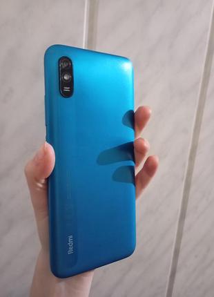 Смартфон  xiaomi redmi 9a

память 32 гб 
оперативна 2 гб
основна камера 13мгп
фронтальна 5мп
бу ремонтований, замінений екран
