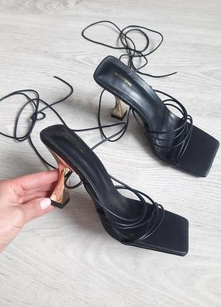 Босоножки prettylittlething на шнуровке