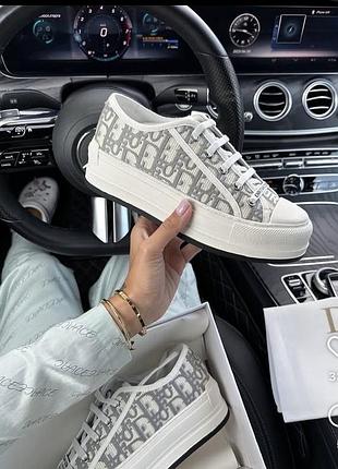 Кросівки 👟 жіночі