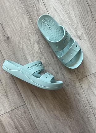 Шльопанці на платформе crocs baya w9