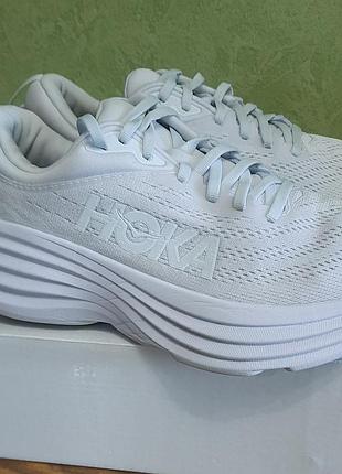 Белые кроссовки hoka one one