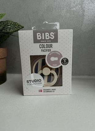 Пустышка bibs colour studio latex round (круглая) 0-6 месяцев