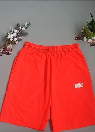 Стильные шорты nike