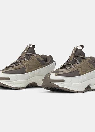 Nike air zoom vomero roam light bone mink brown