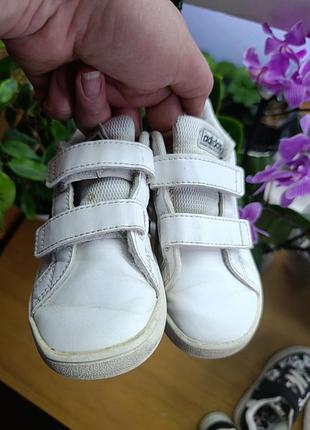 Кроссовки adidas