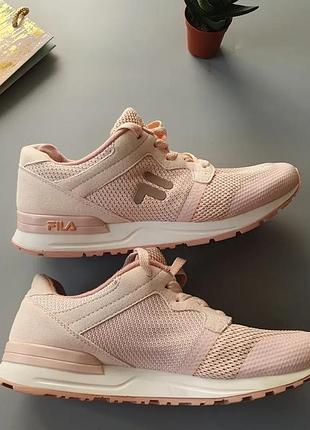 Стильні жіночі кросівки fila