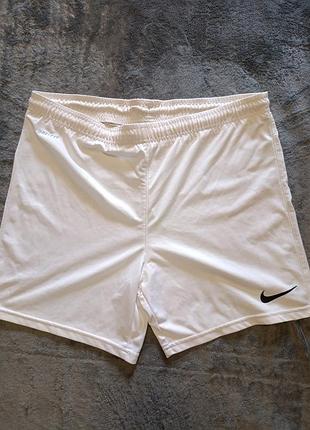 Спортивні шорти nike