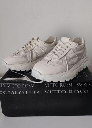Кожаные кроссовки  весна лето vitto rossi
