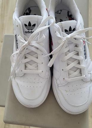 Кроссовки adidas originals белые с принтами, размер 38, б/у