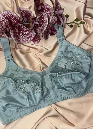 Мʼякий бюстгальтер без кісточок від marks and spencer