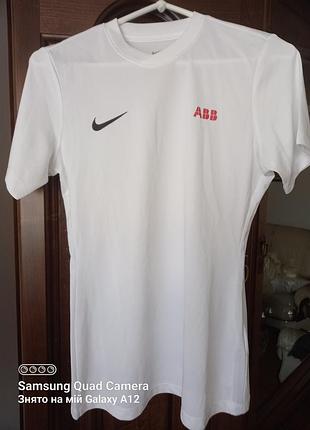 Новая мужская футболка nike