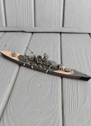Модель німецького  корабля "шарнхорст" (scharnhorst) часів другої світової війни