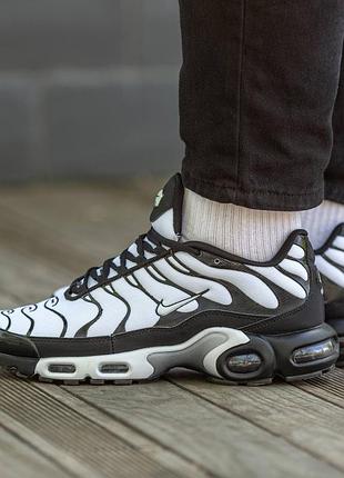 Кроссовки nike air max tn+ black white распродаж sale
