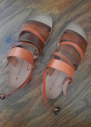Сандалии босоножки кожаные италия 35-36 размер.