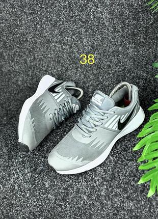 Кросівки nike оригінал розмір 38