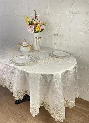 Скатертина велюр acme tekstil 160x300 ovale daisy krem pvs
