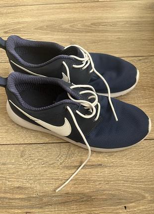 Легенькі кросівки nike 38,5 cm
