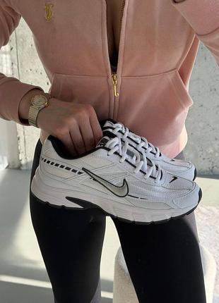 Nike initiator running white 8