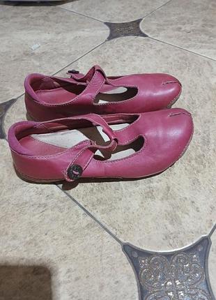 Женские босоножки clarks, натуральная кожа, очень удобные, стелька 23,5-24см